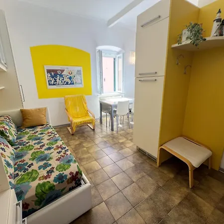 Casa Fronte Mare, Bilocale, San Terenzo 아파트 레리치