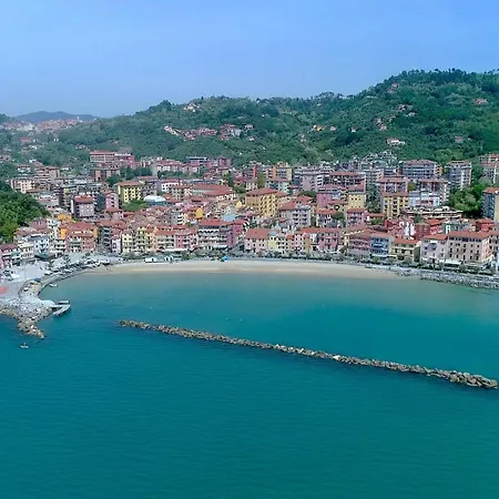 Casa Fronte Mare, Bilocale, San Terenzo